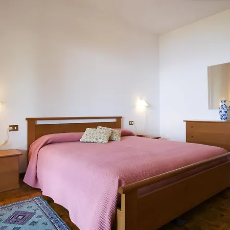 Dom wakacyjny Casa Ornella *